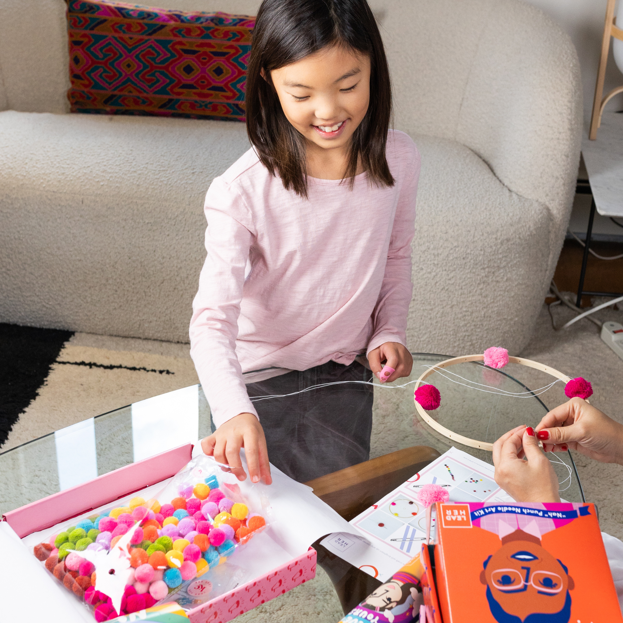 Montessori Craft Kit Pom Pom Mobile DIY Project STEM Learning Activity Fine Motor Skills Development Educational Gift Color Recognition Game Pattern Learning